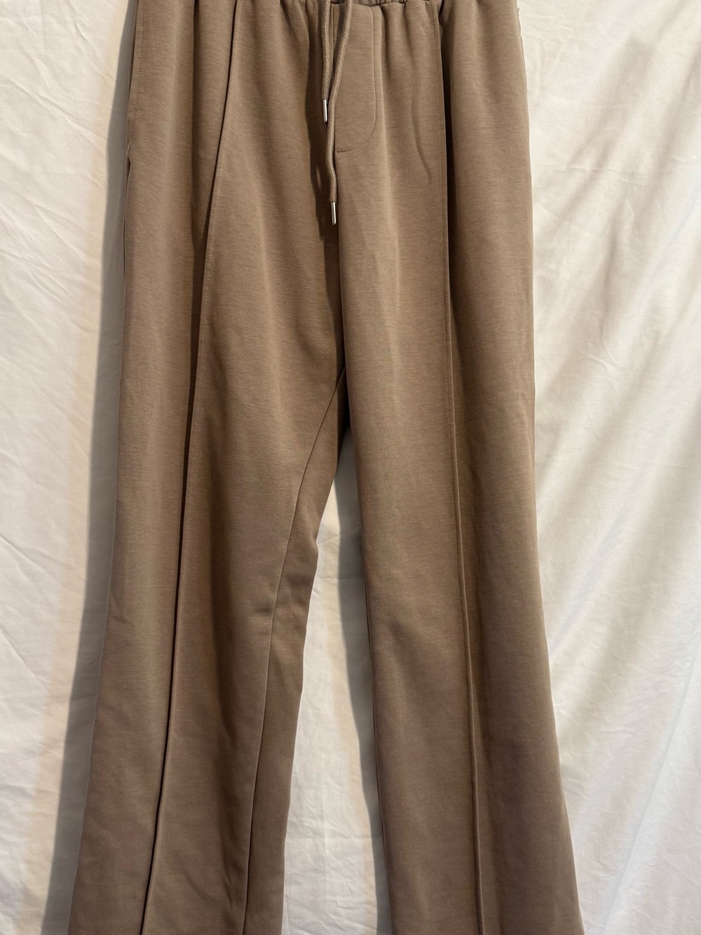 Men's Drawstring Wide-Leg Joggers in Taupe